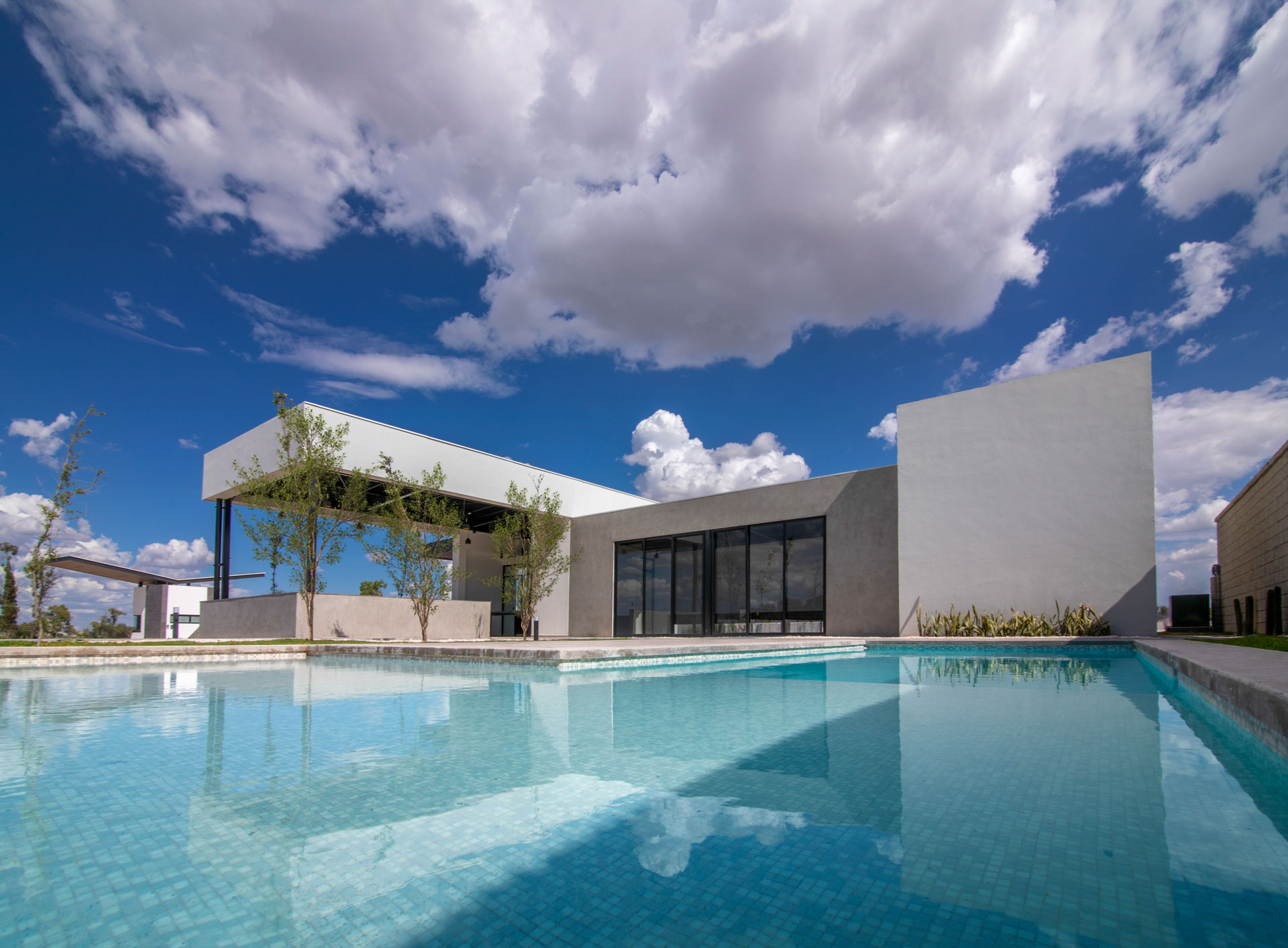 moranza residencial alberca y terraza